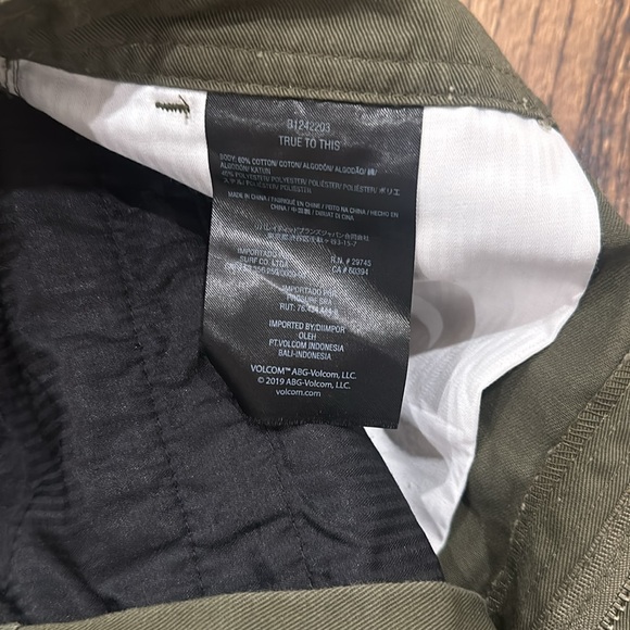 Volcom khaki pants - Picture 9 of 9